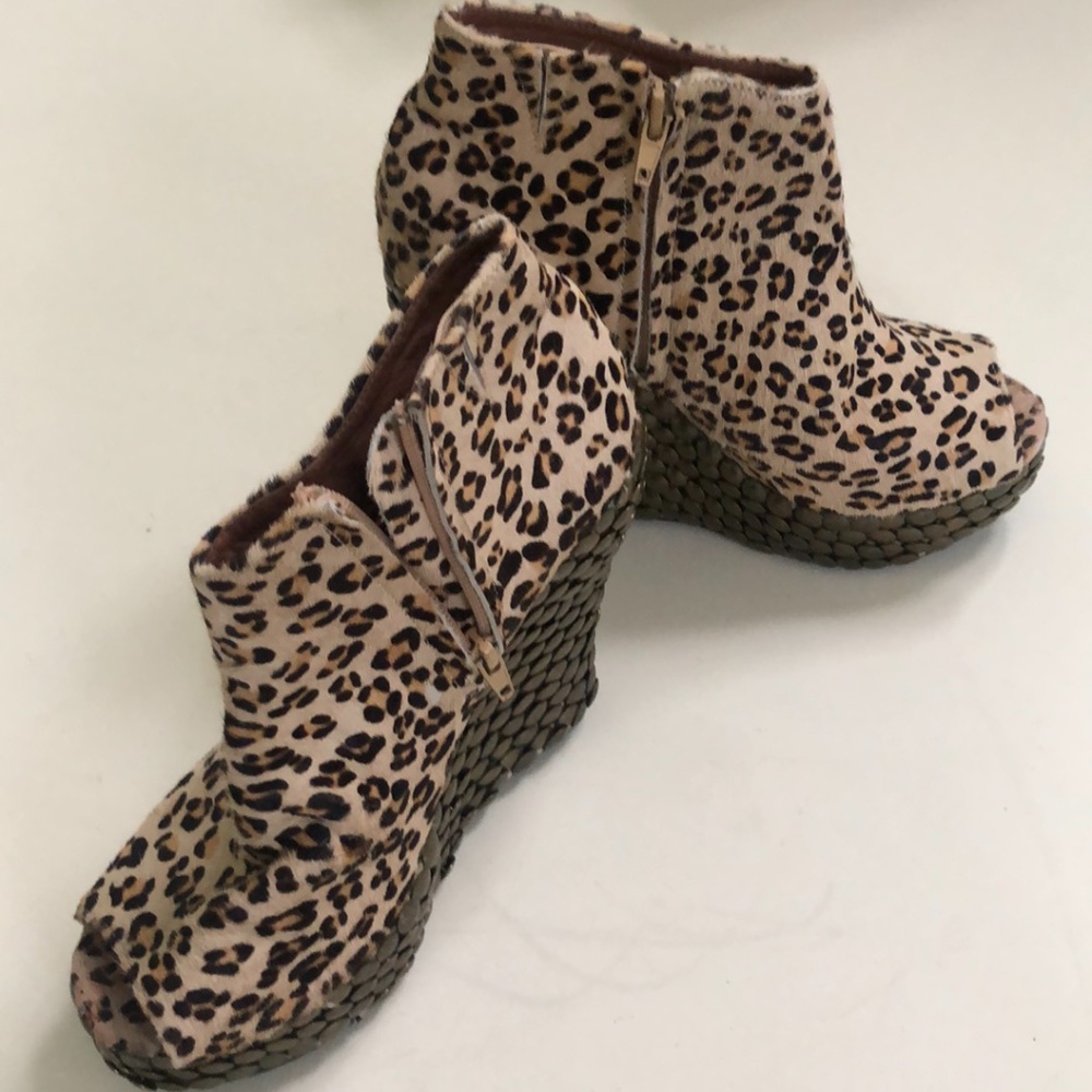 JEFFREY CAMPBELL Women's Leopard Heels Sz 38